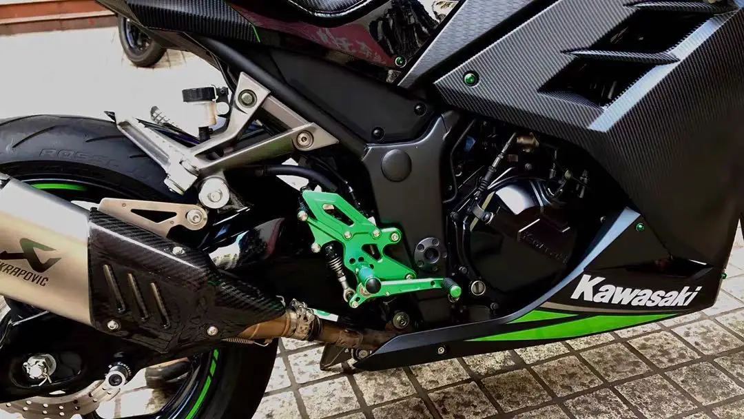 Регулируемые задние наборы складные подножки для ног Kawasaki Ninja 300 250 EX300 Z300 2013 2014 2015
