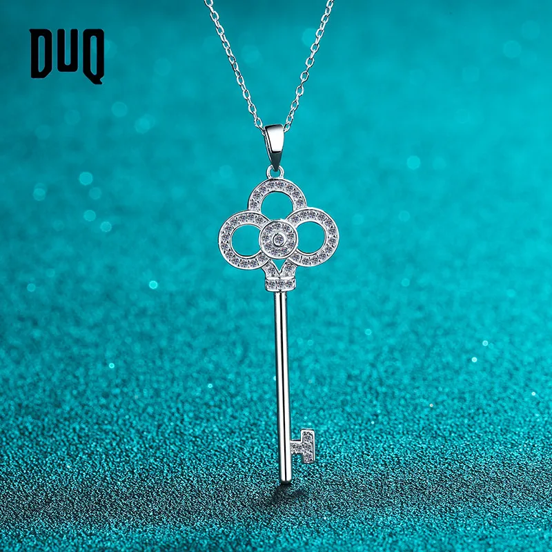 

DUQ Moissanite Necklace D Color Diamond Key Pendant Necklace with Moissanite Stone 925 Sterling Silver Engaging Jewelry