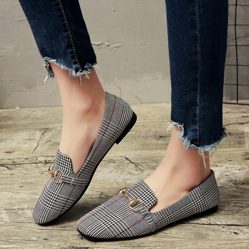 

2020 Spring and Summer New Retro Women Flat Shoes Tartan Design Round Top Metal Button Flat Loafer Zapatillas Mujer Female Shoes