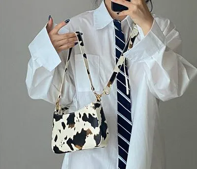 

Fashion Design Milk Cow Print Women Underarm Baguette Handbags Vintage PU Leather Girls Shoulder Messenger Bags Women Armpit Bag