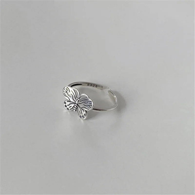 

Simple Butterfly Ring Temperament Hollow Design Feeling Cold Wind Ring Men and Women Holiday Gifts Party Jewelry Wholesale