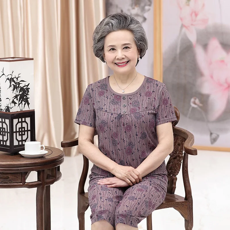 Костюм для женщин среднего и пожилого возраста футболка с винтажным принтом топ