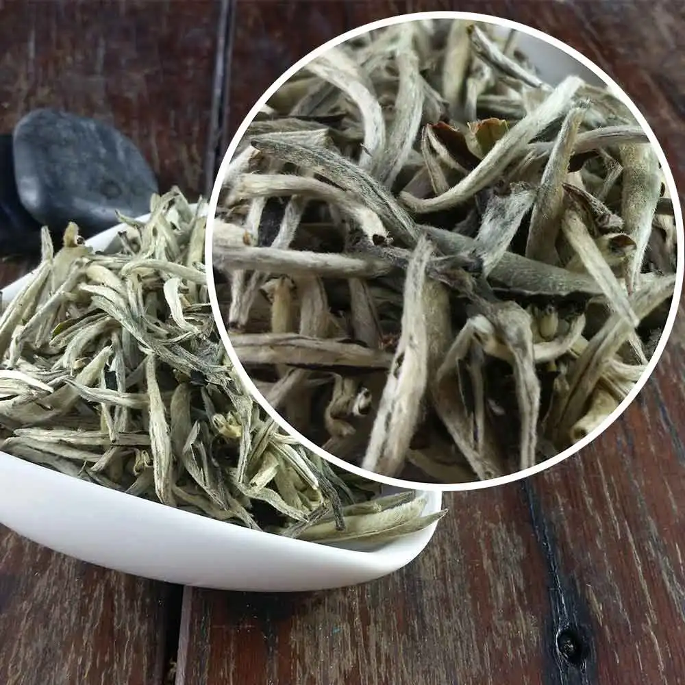 Белый чай с серебряными иглами Bai Hao Yin Zhen антивозрастной высокого качества для