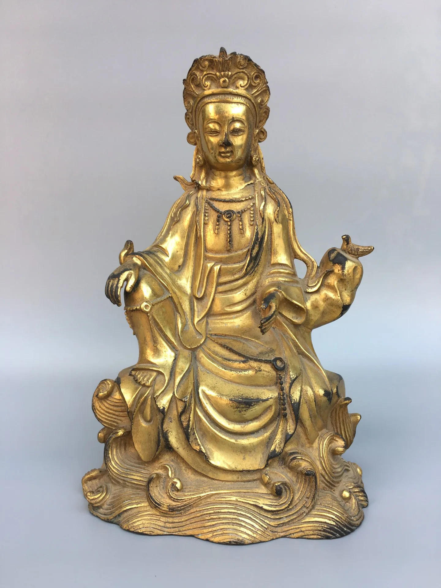 

10"Chinese Folk Collection Old Bronze Gilt Tara Bodhisattva Sitting on the Buddha Terrace Buddha Ornaments Town House Exorcism