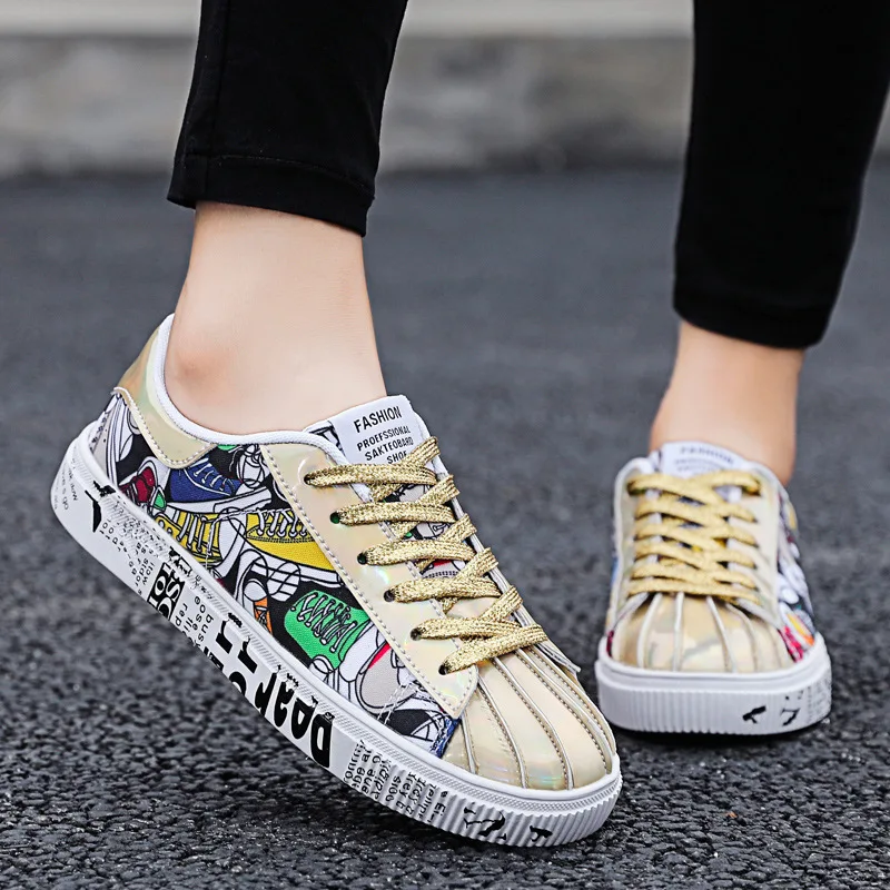 Fashion Couple Shoes Graffiti Printed Glitter Sneakers Men Classic Shell Toe Shiny Golden Flats Hip hop Casual |