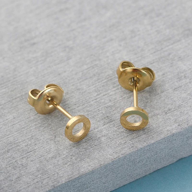 

2021 Autumn Minimalist Design Mini Earrings Female Jewelry Lightweight Stainless Steel Non-Allergic