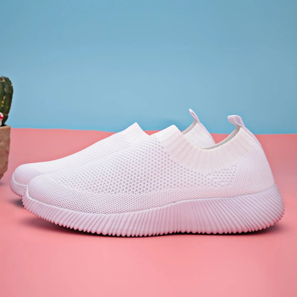 Белые туфли без застежки прогулочные женские носки легкие повседневные