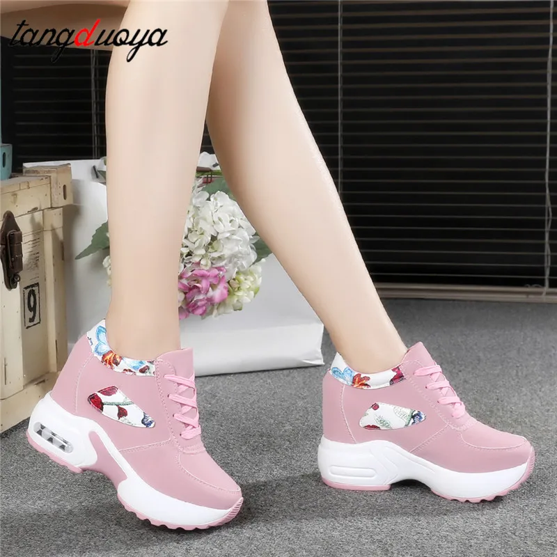 Повседневная обувь на высокой платформе женская дышащая увеличивающая рост