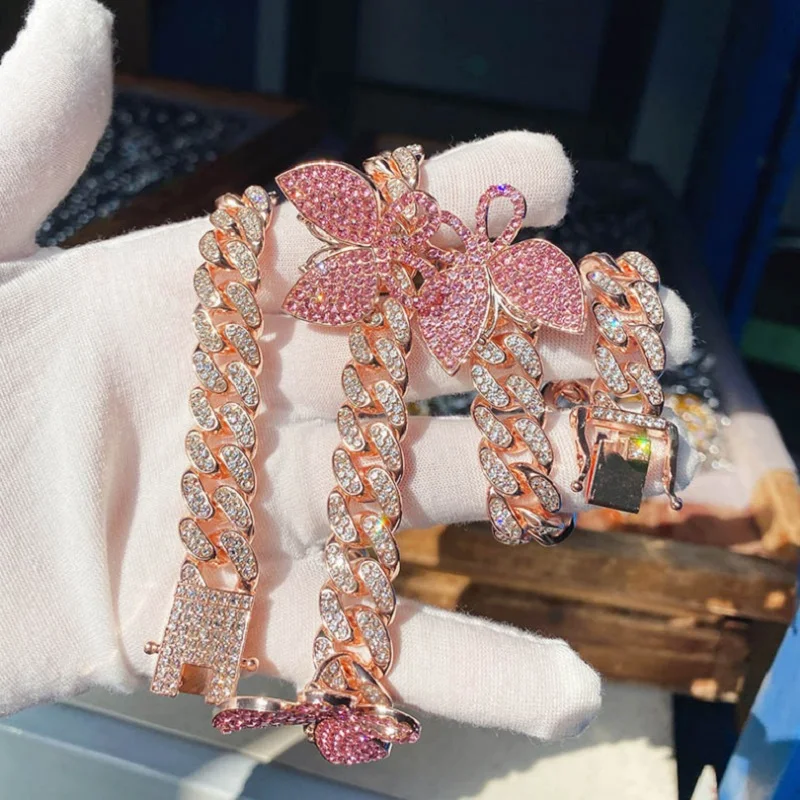 

Full Rhinestone Butterfly Necklace Women Exquisite Heavy Shiny Diamond Metal Luxury Jewelry Clothes Party Accessories Gift