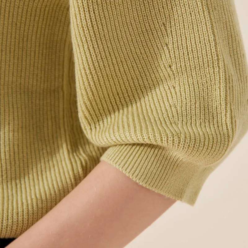 Женский трикотажный свитер с круглым вырезом и рукавами-фонариками | Женская