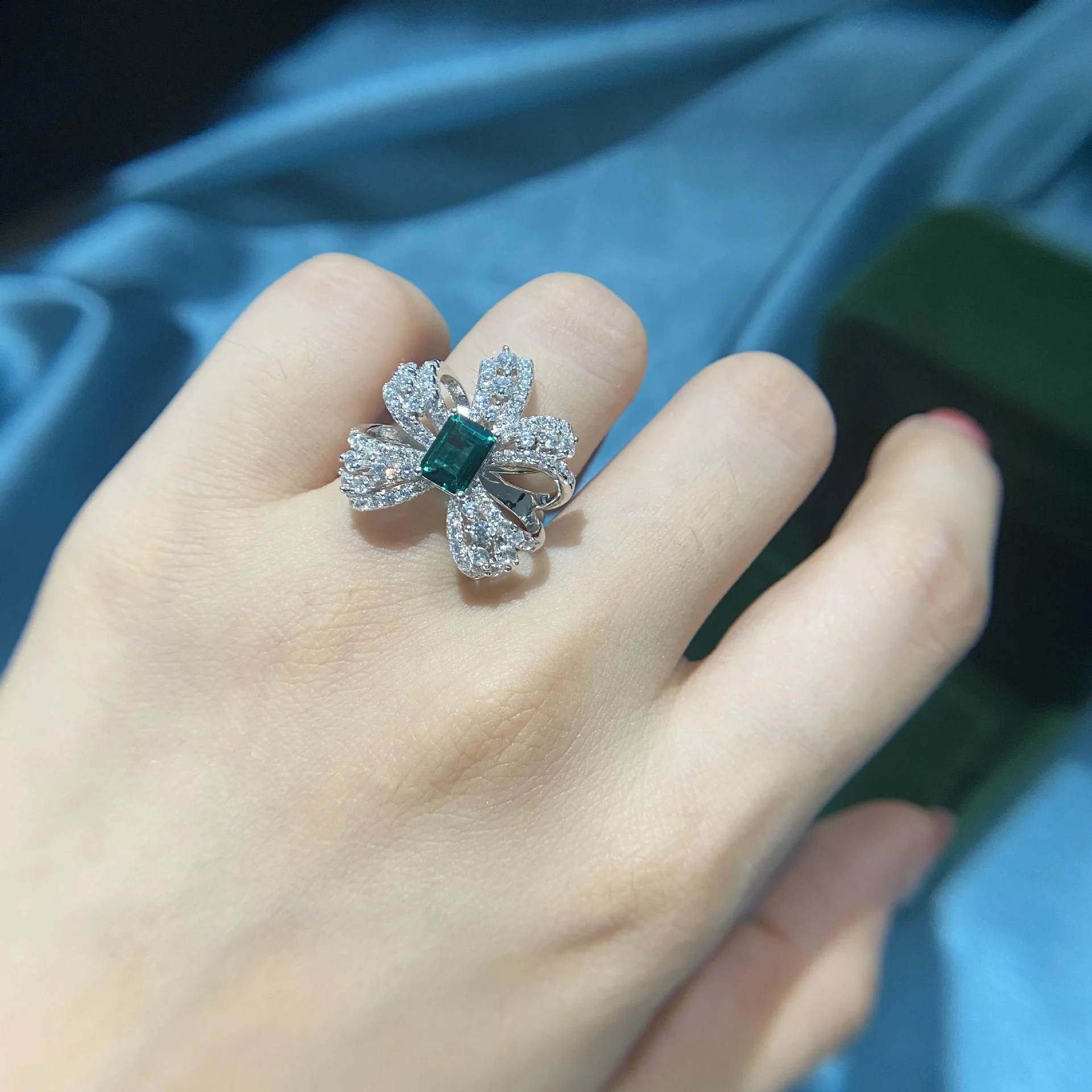 

100% Solid Silver 925 Jewlery Bowknot 5x7MM Emerald Simulated Moissanite Diamond Rings For Women Wedding Bands Fine Jewelry Ring