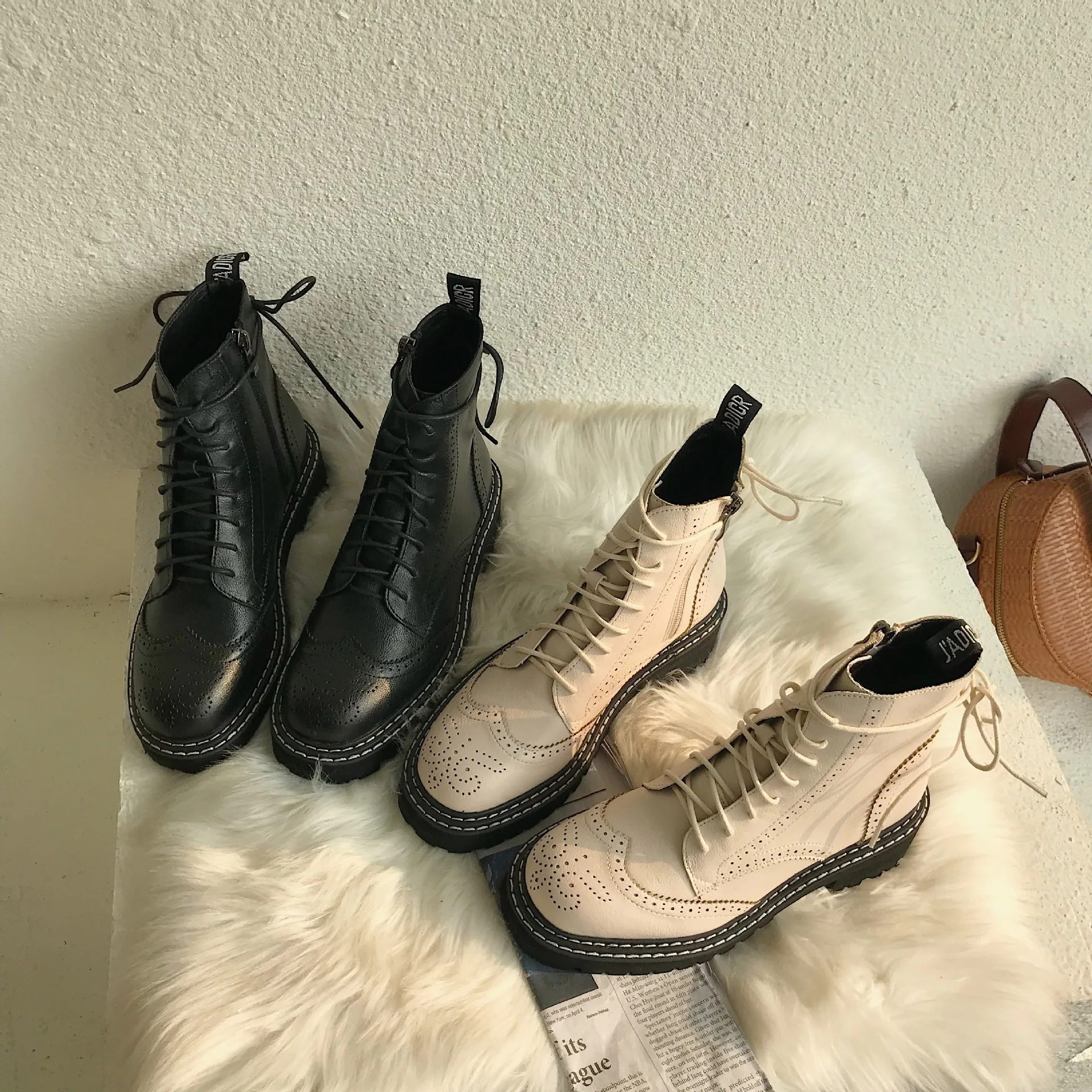 Женские ботинки в стиле чалаза черные с локомотивом короткие 2019 | Обувь