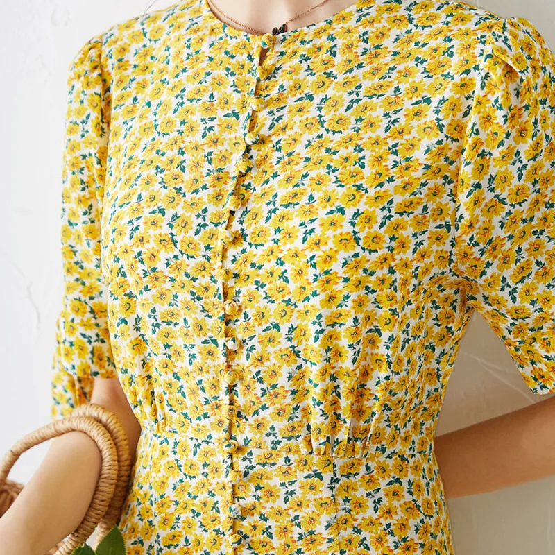 

yellow Small New silk flower gold Daisy flower mulberry silk dress with short sleeves 16 meters