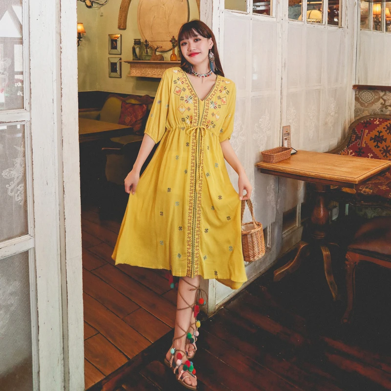 

Make national style false travel photo v-neck cotton embroidery waist posed dress two colors