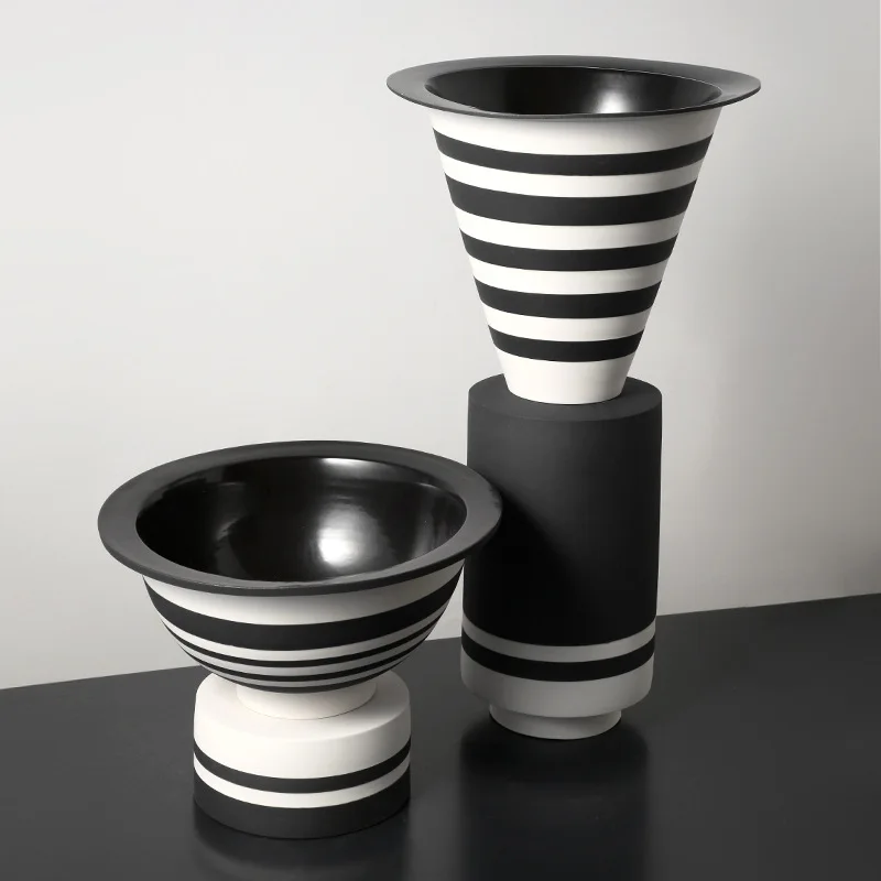 Nordic creative Bauhaus flower designer model room black and white striped vase ceramic combination storage tank decoration | Дом и сад