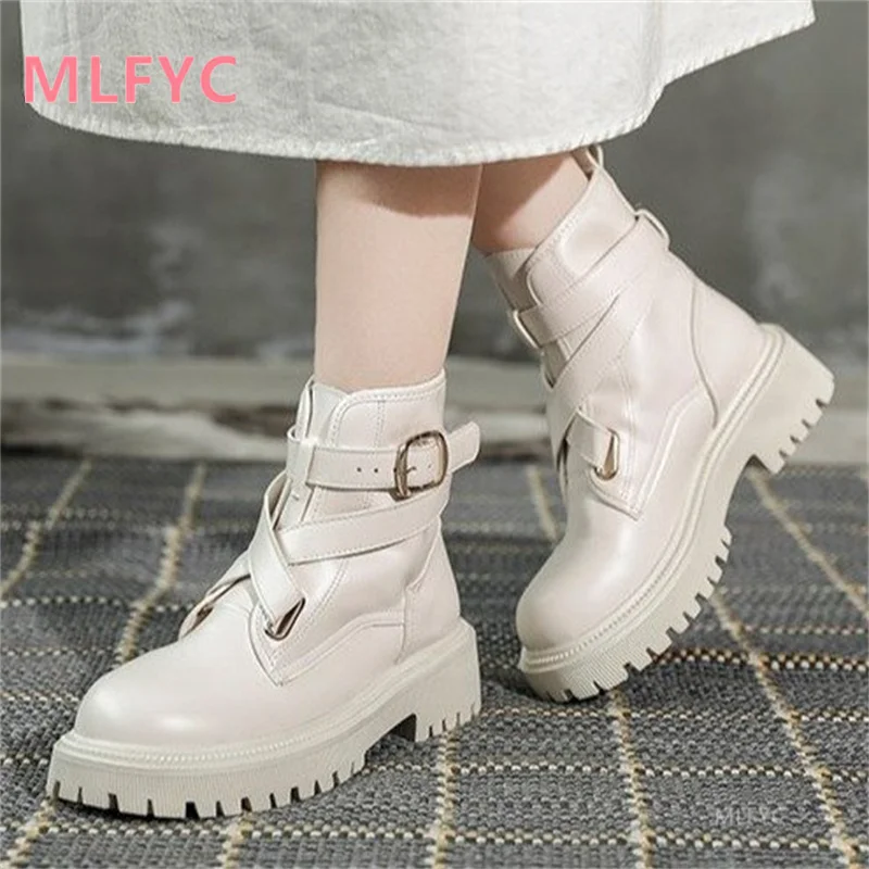 

Martin boots women's autumn 2021 new round head thick heel belt buckle solid color thick bottom increase net red women's boots
