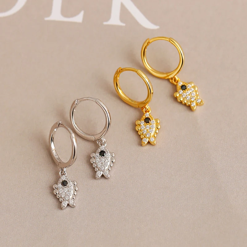 

Ювелирные изделия FC, серебро 925 пробы, маленькая золотая подвеска в виде золотой рыбки, с фианитом с черным глазом циркониевые серьги-кольца ...