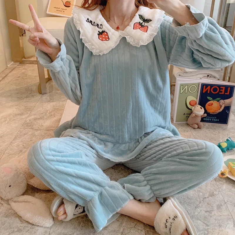 

Autumn And Winter Ladies Coral Fleece Sweet And Comfortable Pajamas Suit Lapel Lace Princess Style Home Service Suit