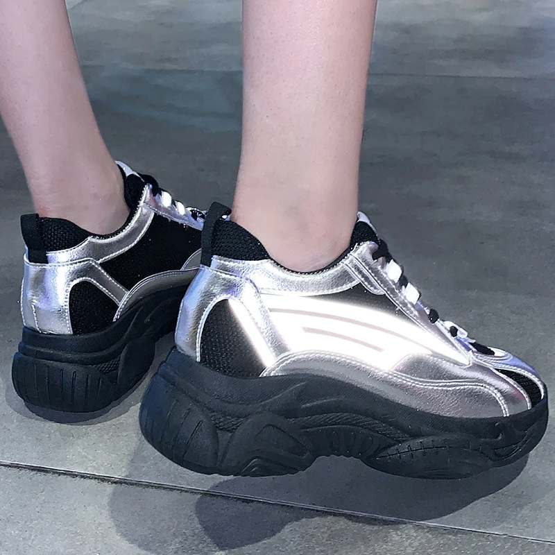 Женские кроссовки на вулканизированной подошве черные Светоотражающие