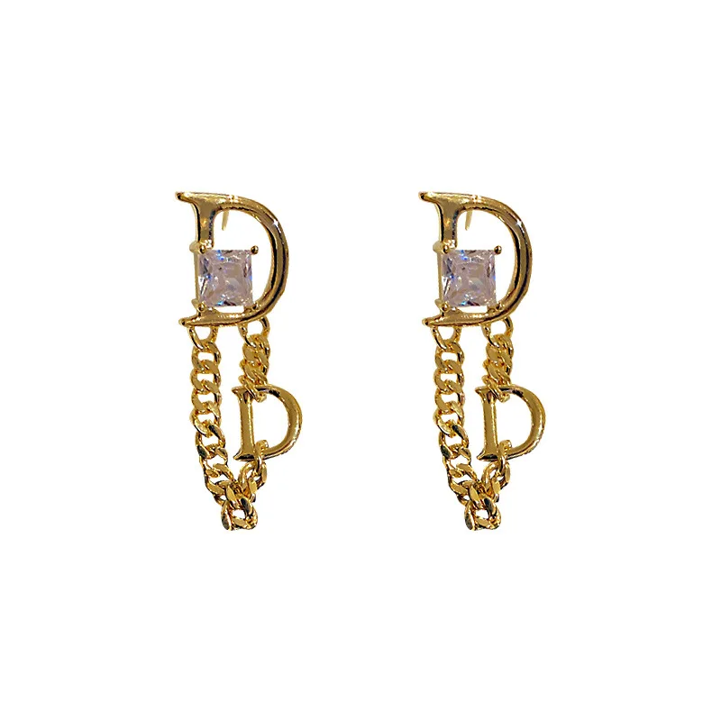 

Origin Summer Unique Design Crystal Letter D Dangle Earring for Women Fashion Chunky Chain Hollow Gold Metal Earring Jewelry
