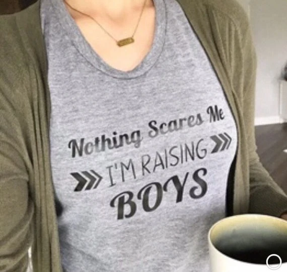 Новая летняя мода футболка со слоганом Мама из мальчиков с надписью Never Scares Me