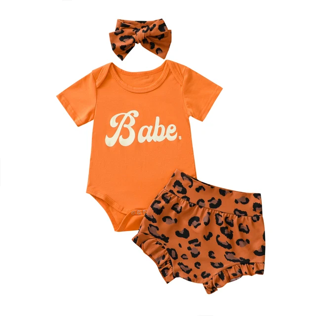 

Pudcoco, Комплект из 3-х предметов для новорожденного, летняя одежда для маленьких детей с буквенным проектом, футболка с короткими рукавами и принтом с круглым вырезом комбинезон с леопардовым принтом, юбка с оборками для девочек, шорты, повязка на голов