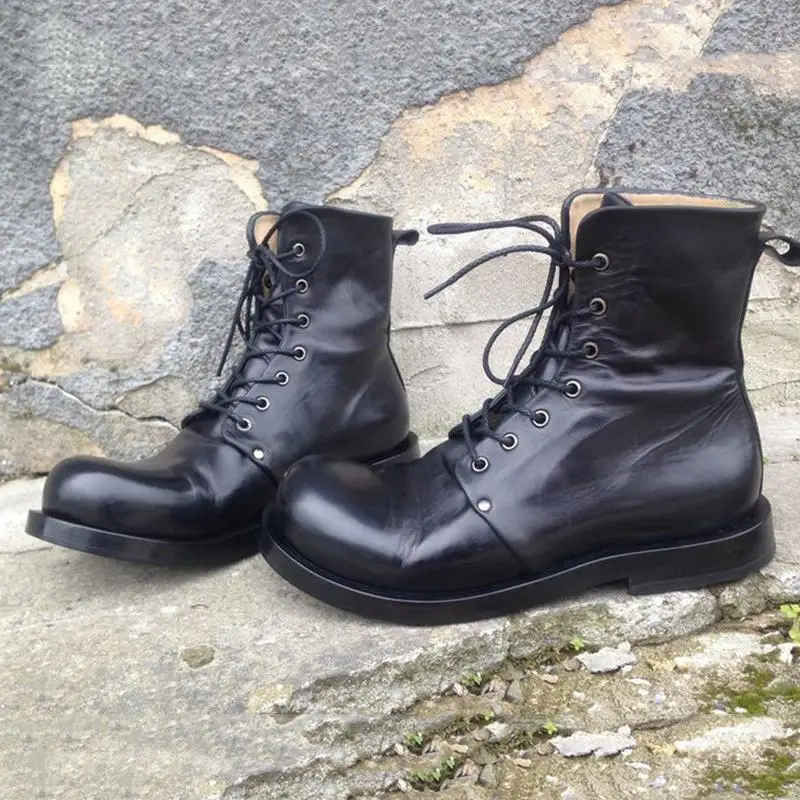 

Men's PU Leather Elegant Carved Handcrafted Lace Up Boots Classic Boots Men Boots Casual Fashion Winter Combat Boots KR080