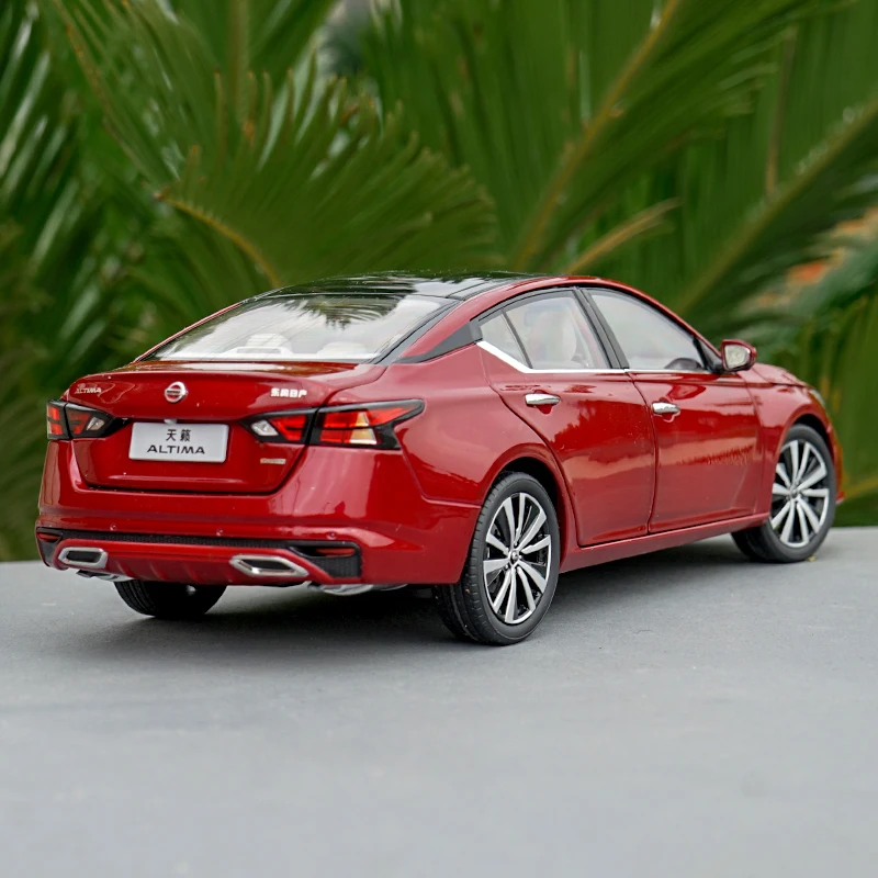 1:18 высокотщательная Модель NISSAN 7th ALTIMA модель автомобиля из сплава статические