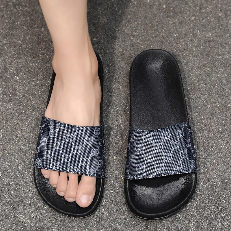 

Men's luxury slippers summer light comfortable beach shoes indoor bathroom antiskid slippers men's high quality slippers