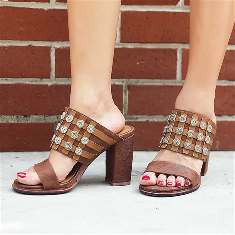 Женские сандалии-гладиаторы с заклепками и шипами Тапочки на высоком массивном