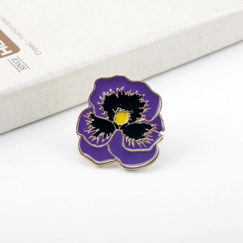 

Fashion Violet Brooch Pin Purple Flower Enamel Metal Brooches Bag Icon Badge Lapel Pins Kids Jewely Christmas Friends Gift