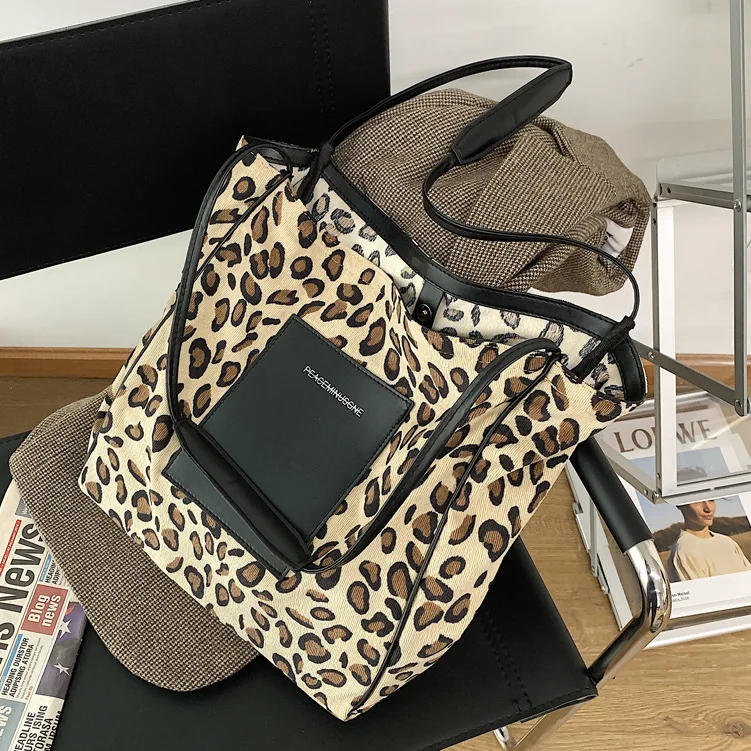 

Canvas bag women bag 2020 new trendy fashion zebra print leopard print underarm bag niche one-shoulder portable bucket bag