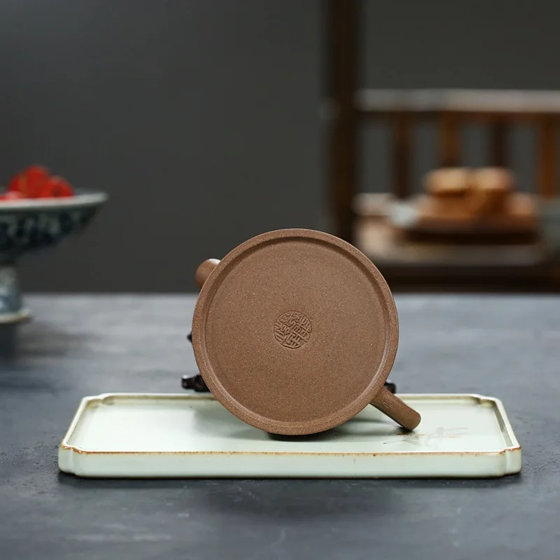 

Yixing Teapot Hand Carved 150ml Kung Fu Zisha Kettle Send Gift Box