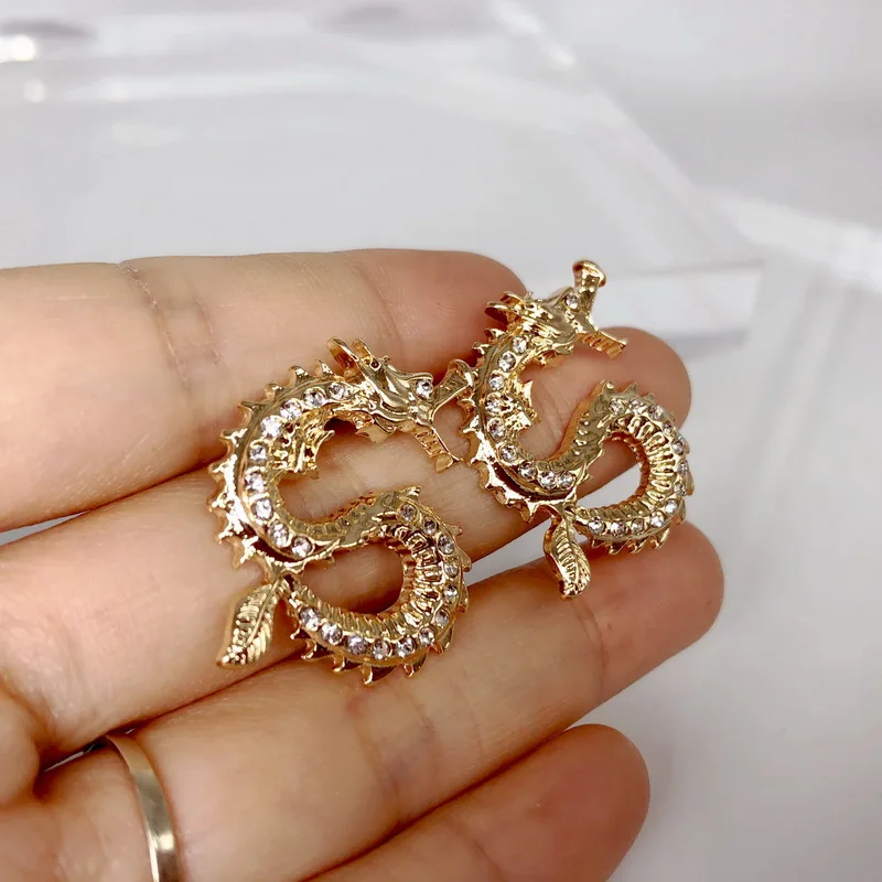 

TOTASALLY Fashion Women's Earrings Vintage Metal Chinese Dragon Big Stud Earrings for Party Brincos Bijoux Dropship