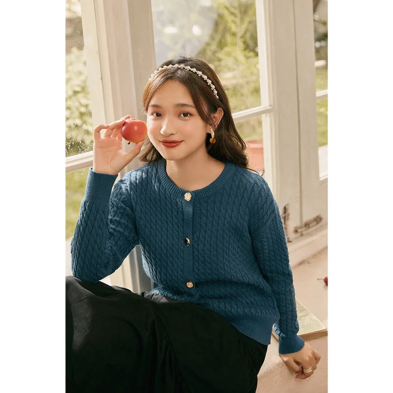 Пальто женское трикотажное в рубчик Осень-зима |