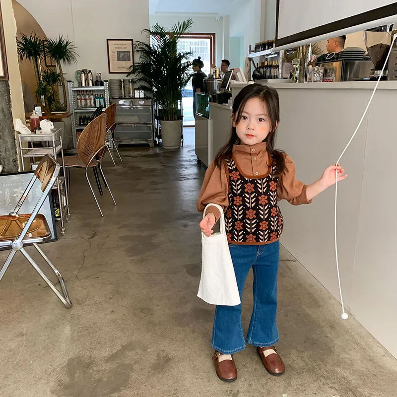

2021 autumn new children's wear girls' bubble sleeve bottomed shirt + flower sling 2-252