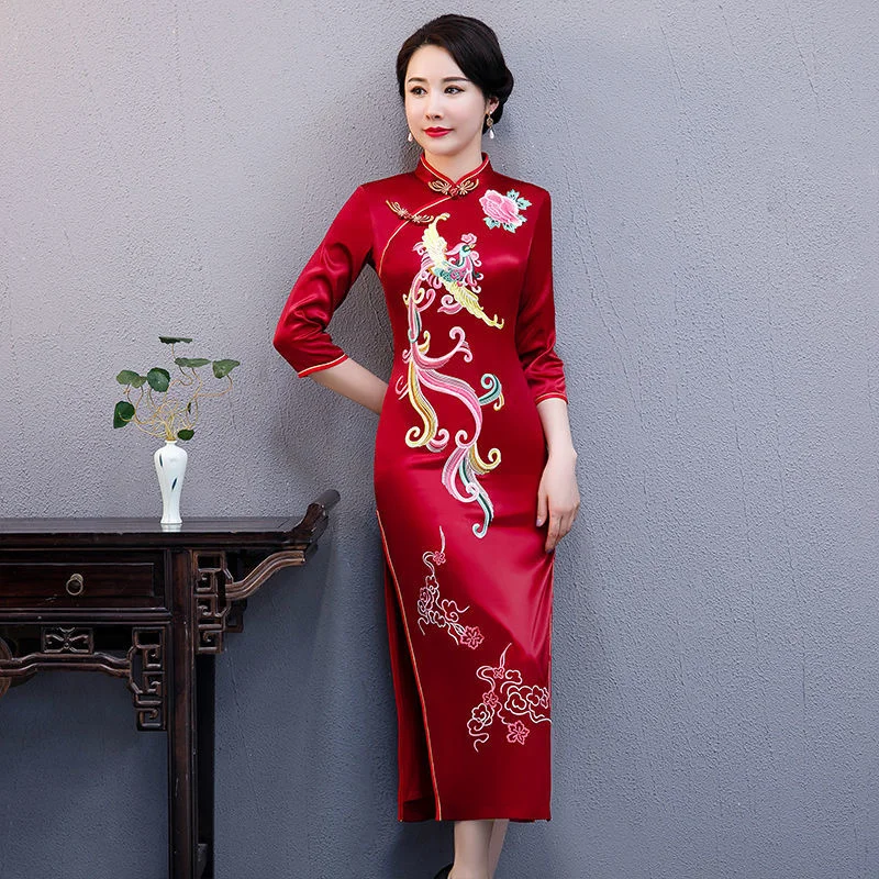 

Long Red Cheongsam Phoenix Embroidery Women Chinese Dress Vintage Traditional Vestido Chino Female Festive Banquet Dress Qipao