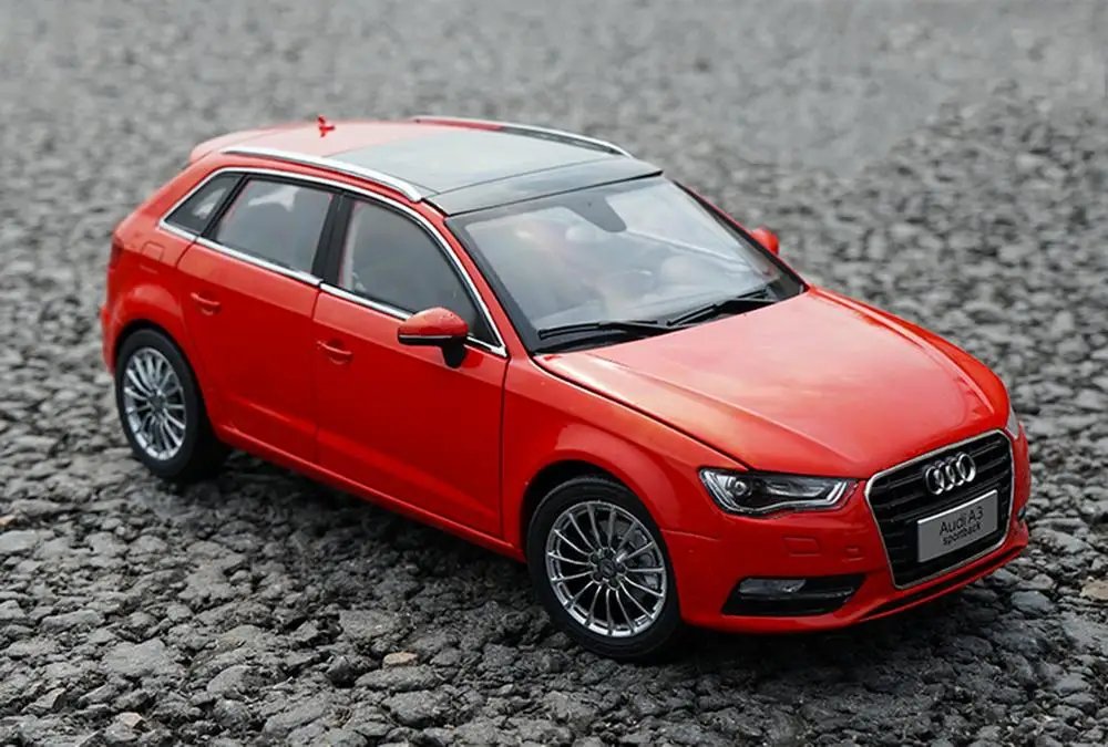 Оригинальный авторизованный подлинный сплав 1/18 масштаб Audi A3 Sportback красный литье