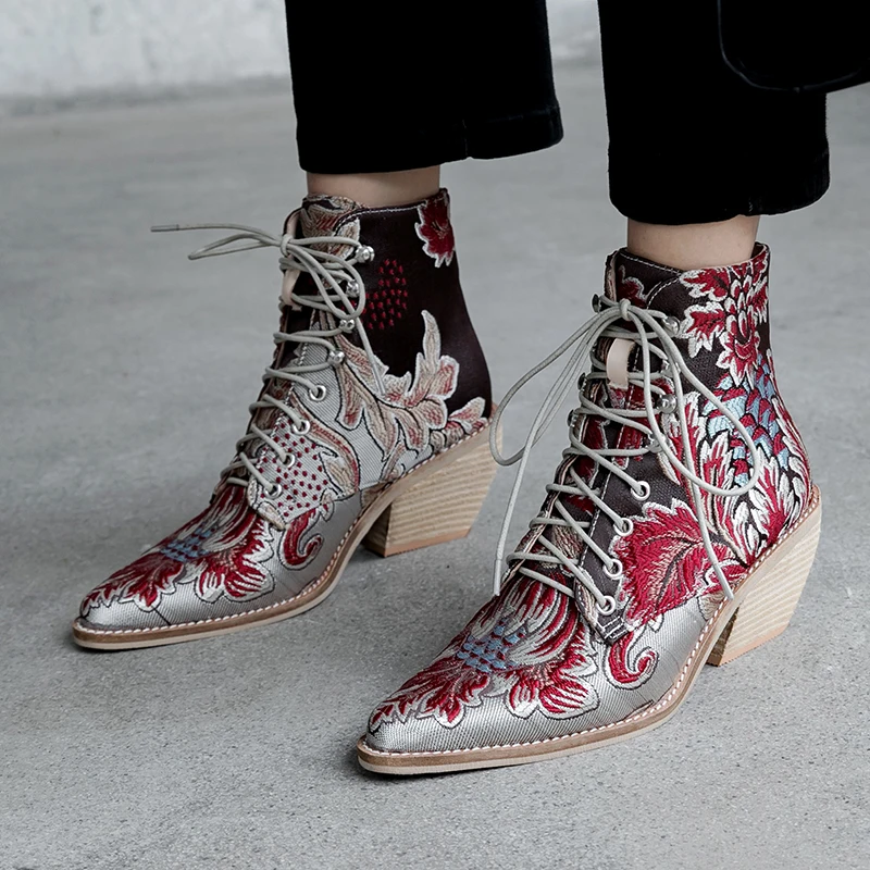 

AGODOR Autumn New Retro Women Square Heel Embroidery Suede Boots Lace-Up Boots Pointed Toe Shoes Square Heel Shoes Ankle Boots
