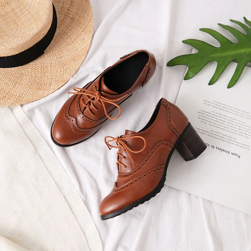 Туфли женские из искусственной кожи на шнуровке винно-красного цвета с круглым