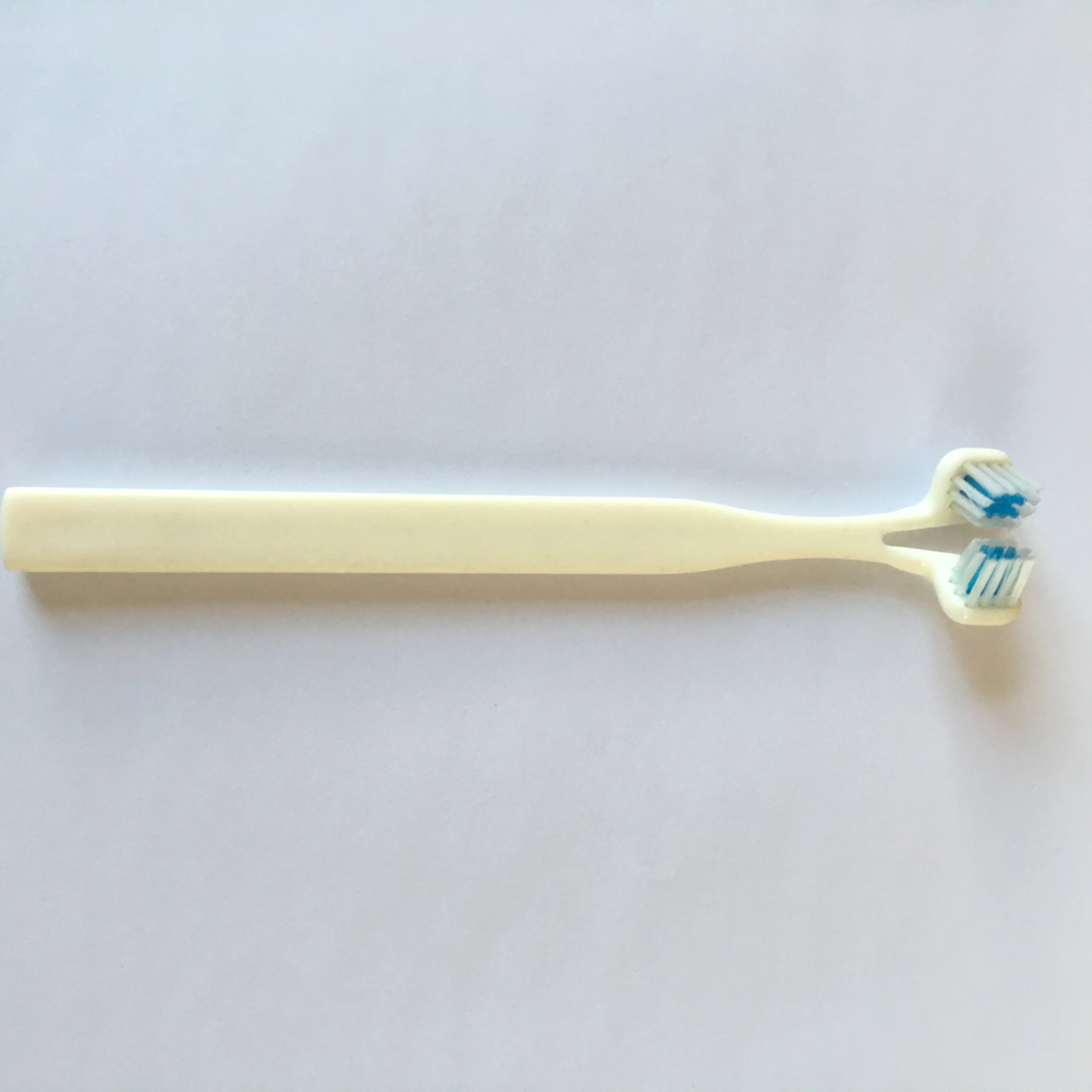 Зубная щетка с двойной головкой мягкая нейлоновая щетина пластиковая длинная