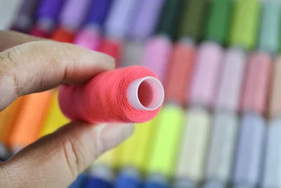 30 цветов каждая шитья 100% полиэстер бытовая Высококачественная швейная нить