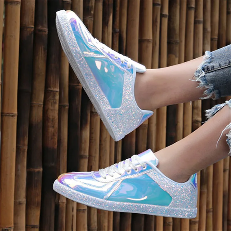 Женские кроссовки на плоской подошве FEDONAS белые из искусственной кожи платформе