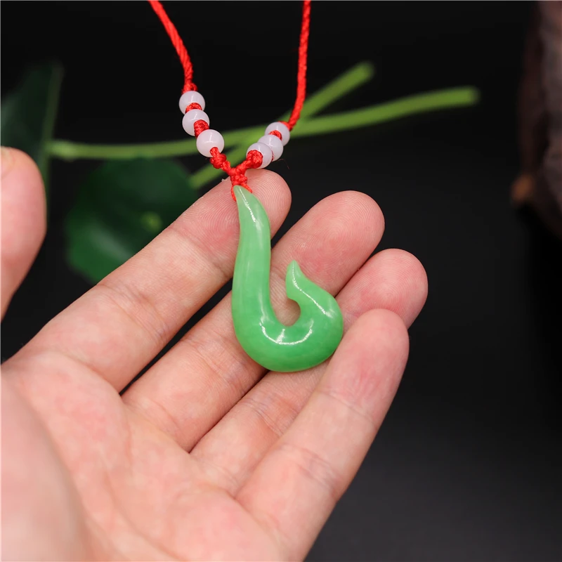 Новинка натуральный зеленый изумруд нефритовый Рыбный крючок резной кулон