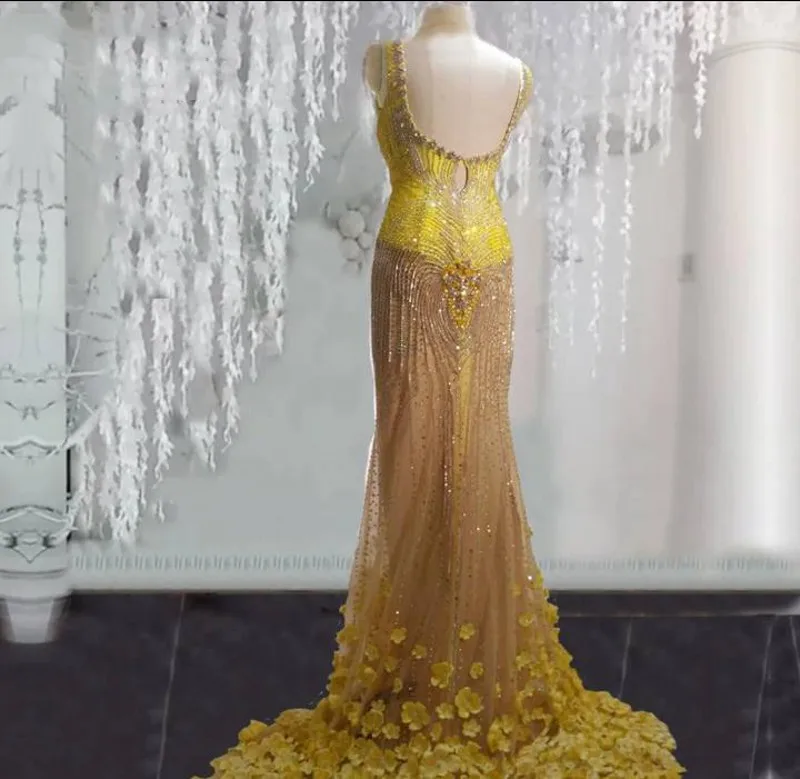 Heavy Beading Gold Bling Bling Evening Gowns V Neck Sleeveless 3D Appliques Sweep Train Prom Dresses Saudi Arabia Robe De Soiree