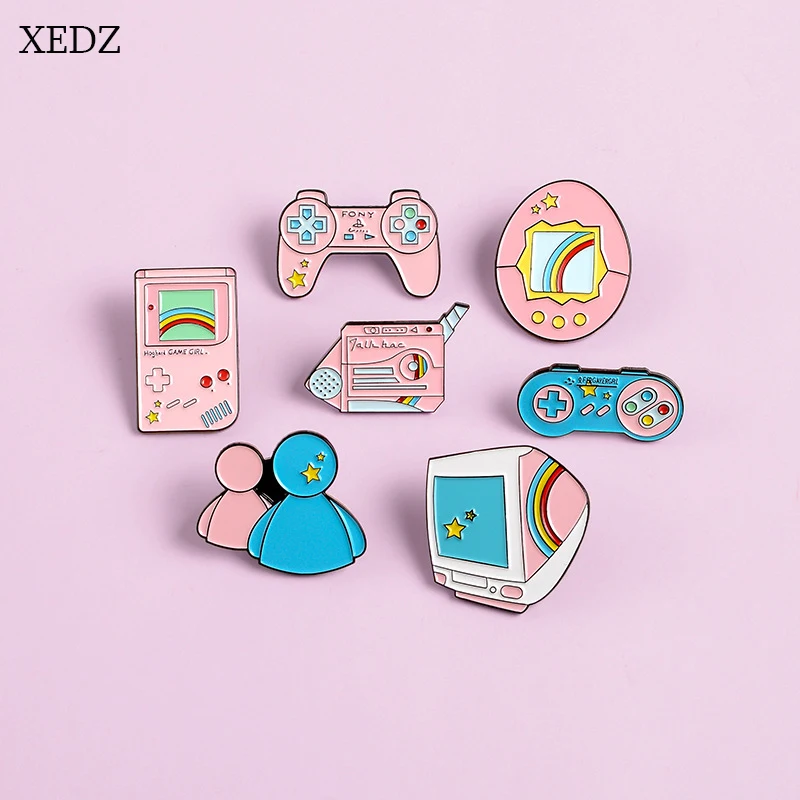 XEDZ новая памятная серия розовая граммофонная игра машина ТВ брошь модная Кукла
