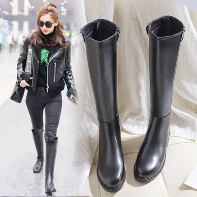 Рыцарские сапоги Новинка 2019 года женские до колена на плоской подошве бархатные