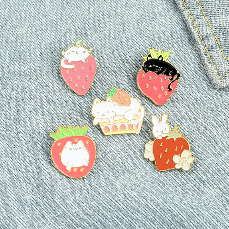 

Strawberry Enamel Pin Cartoon Fruit Brooches Button Badge Gift For Friends Lapel Pin Buckle Funny jewelry Clothes Jeans Cap Bag