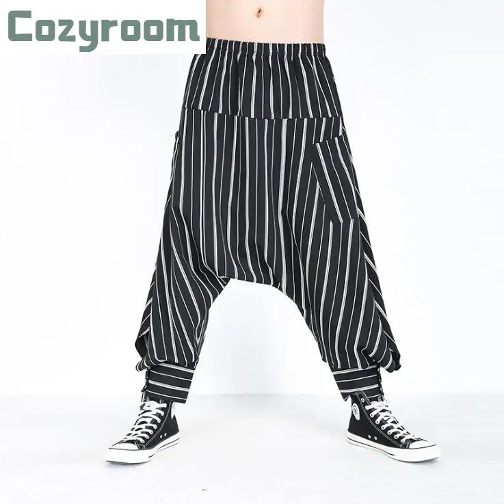 

Горячая 2021; Сезон весна-лето; Новые брюки полосатые свободные личность спортивной Для мужчин брюки сагги Для мужчин штаны с эластичной рези...