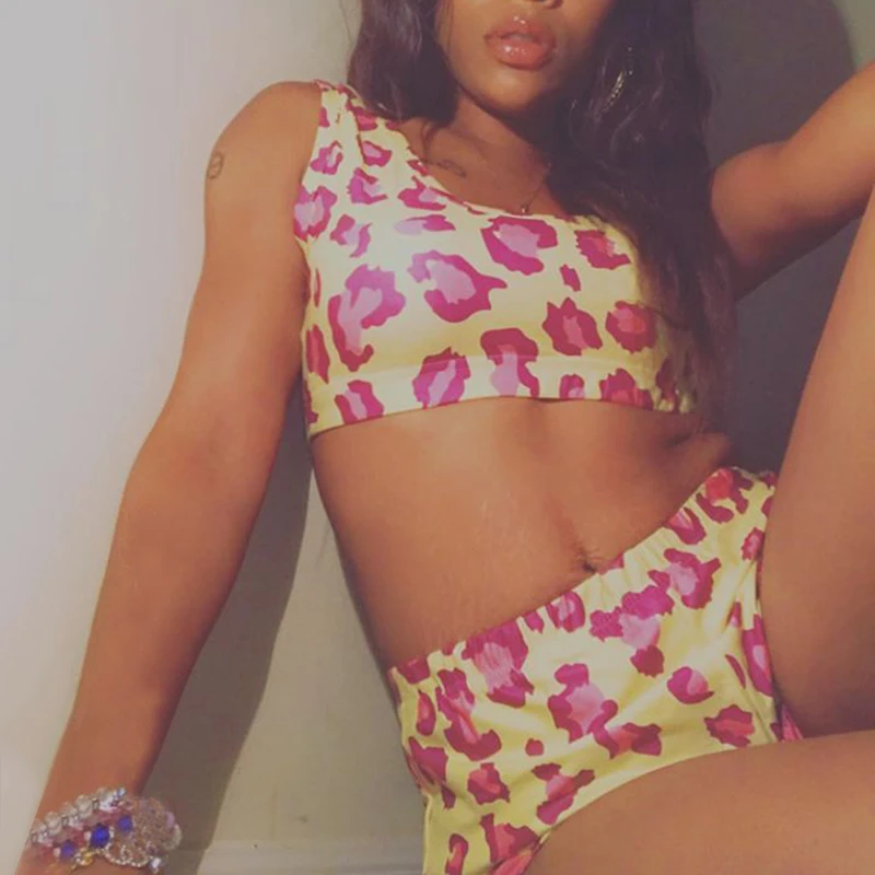 

OMSJ 2020 Hot Sale Sexy Leopard Print Two Piece Set Women Summer Casual Shinny Sleeveless Vest Crop Top Shorts Outfits Tracksuit